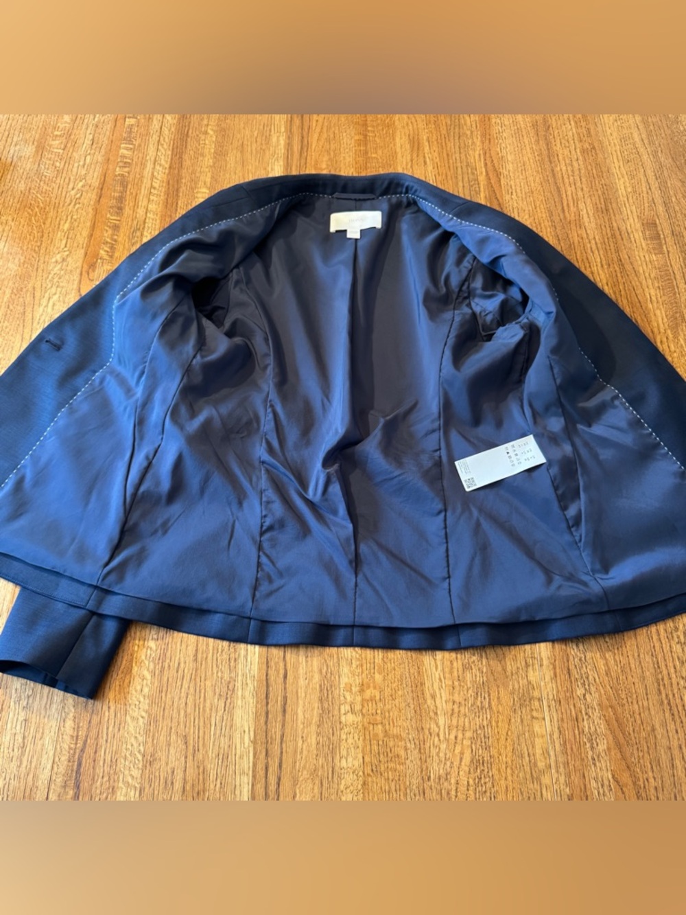 BOSS Hugo Boss Navy Virgin Wool
Dress & Blazer Set Size 4 - Picture 6 of 16